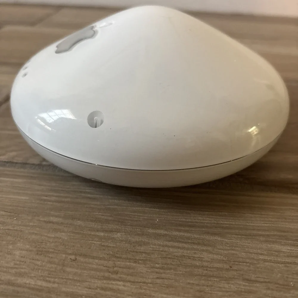 Apple airport base